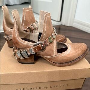 Freebird by Steven Booties Western Blade